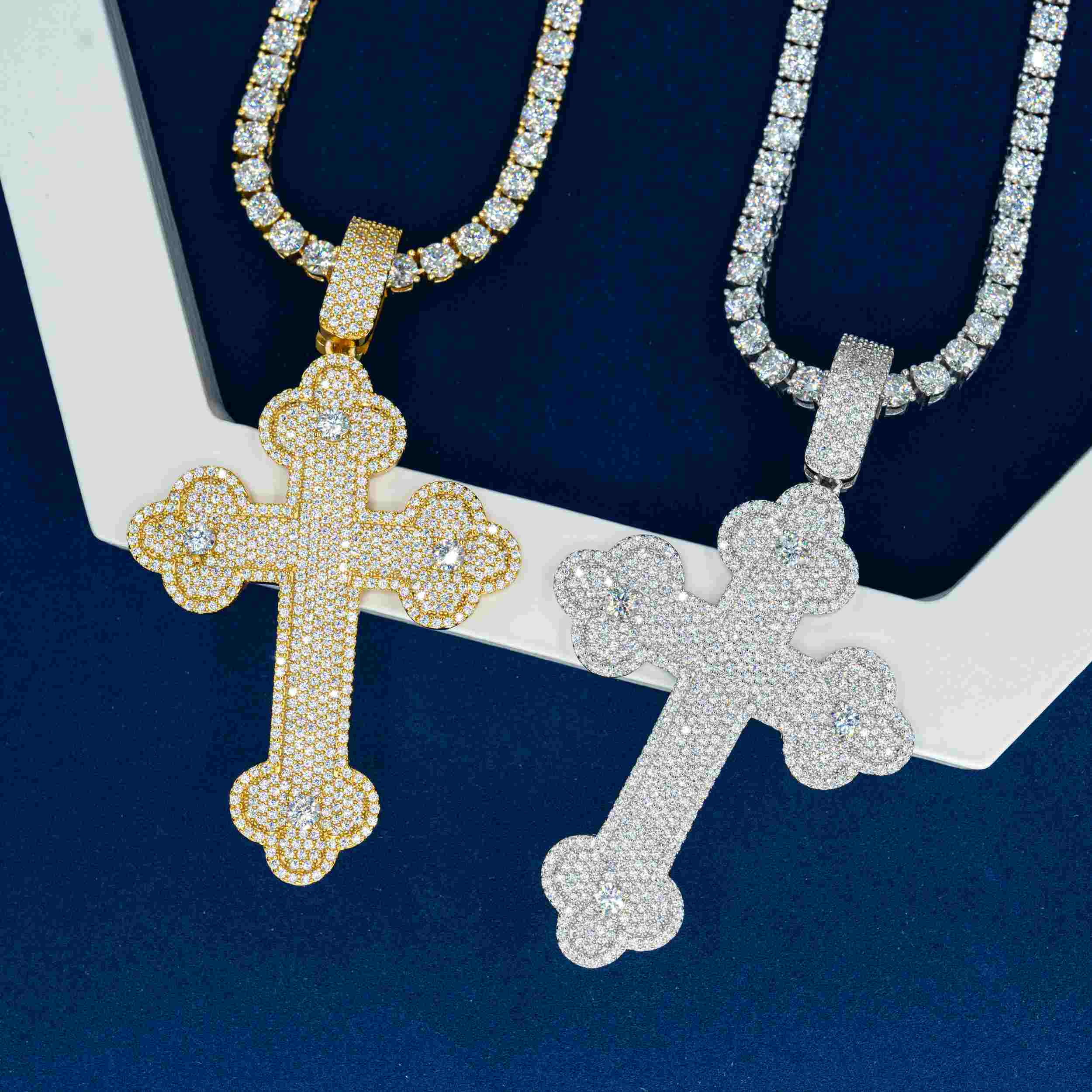GL 925 sterling silver VVS diamond Moissanite flower shaped cross pendant