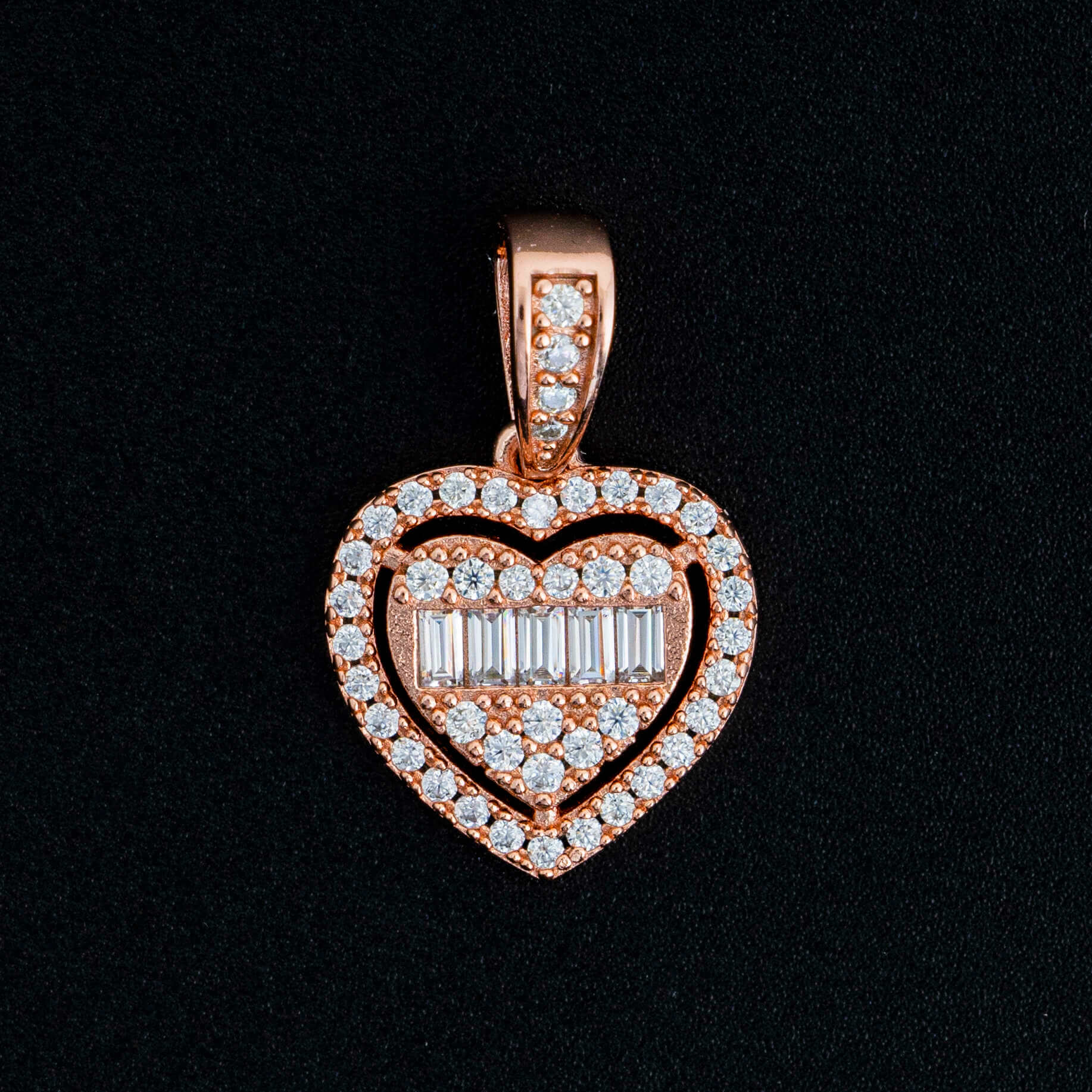 GL VVS Diamond Cute Heart 4 Prongs Diamond Pendant