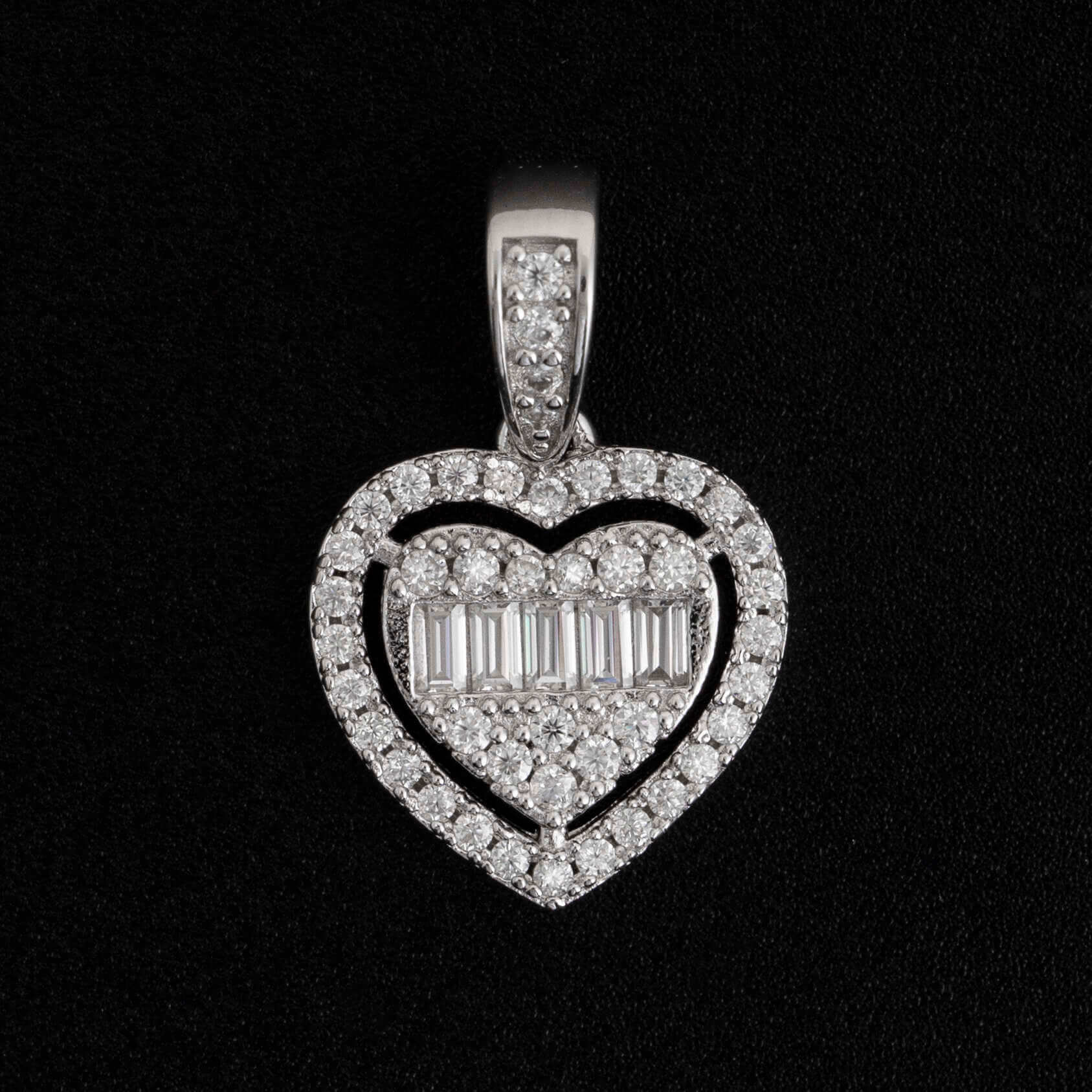 GL VVS Diamond Cute Heart 4 Prongs Diamond Pendant