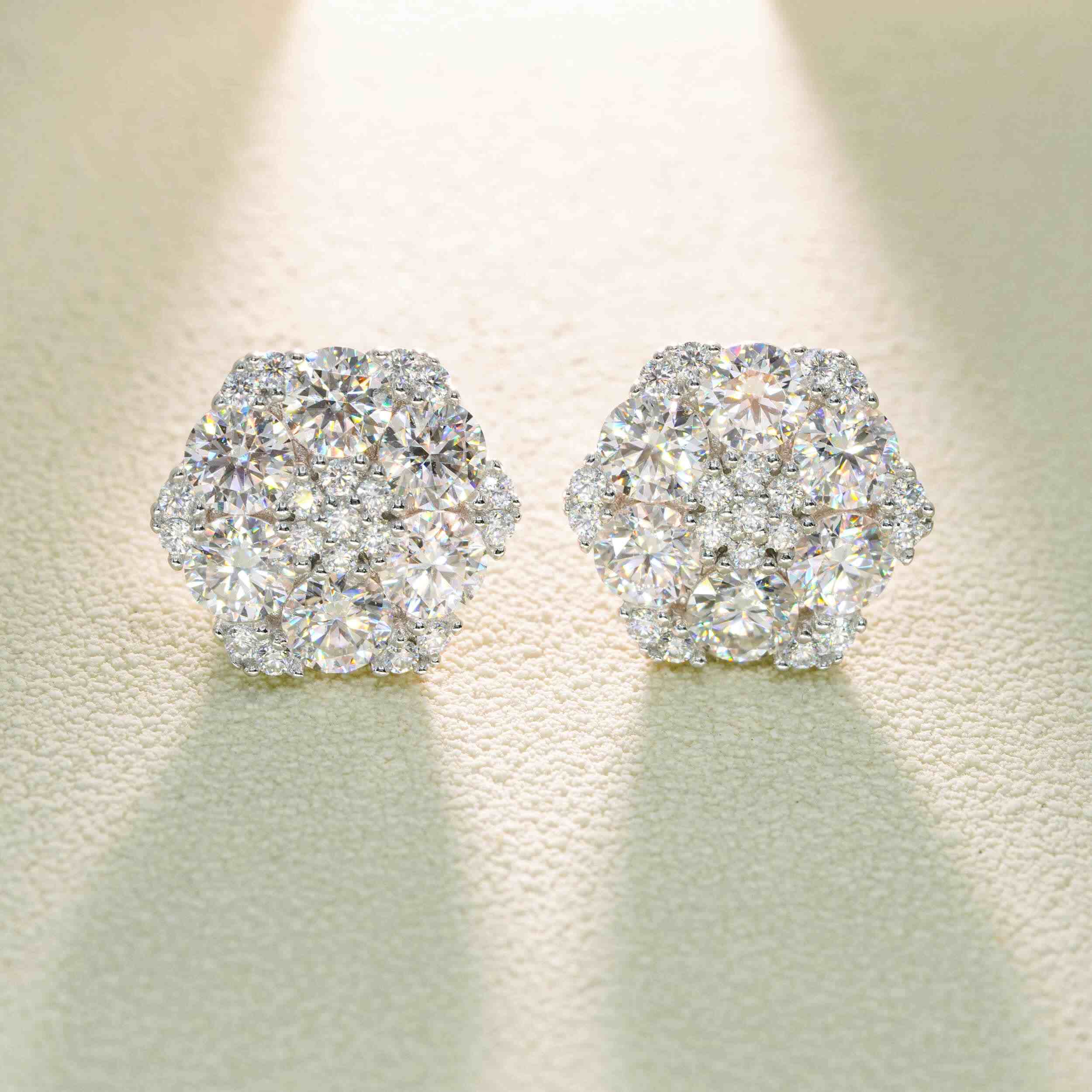 【US 3 Days Delivery】GL Hiphop Jewelry  925 Sterling Silver VVS Round Cut Moissanite Stud Earring